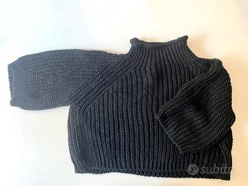 Maglione nero corto in lana e mohair