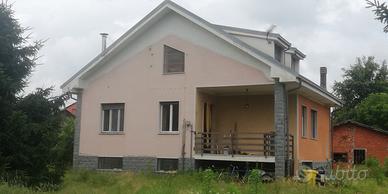 Villa Indipendente con terreno e basso fabbricato