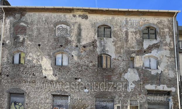 Edificio commerciale o terziario - Cecina