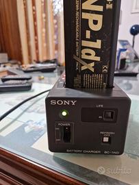 Caricabatterie Sony BC-1WD + 4 Batterire NP-1DX