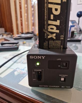 Caricabatterie Sony BC-1WD + 4 Batterire NP-1DX