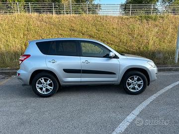 TOYOTA RAV4 2.2 TURBO DIESEL + RIMORCHIO INCLUSO