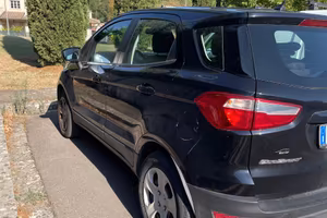 Ford ecosport nera