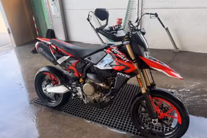 DUCATI HYPERMOTARD 698 RVE