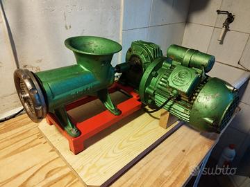 tritacarne  insaccatrice