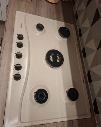 Piano cottura 5 fuochi Ariston