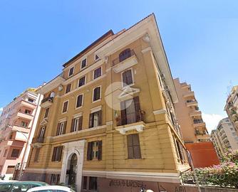 4 LOCALI A ROMA