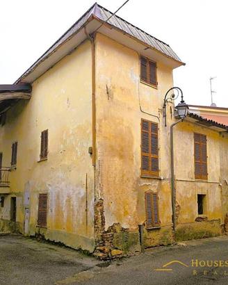 Casa indipendente di 250 m² con più di 5 locali e 