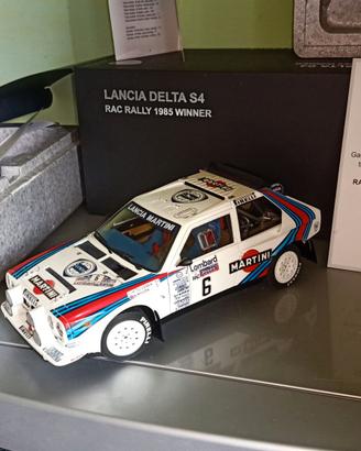 Autoart 1/18 completo di scatola