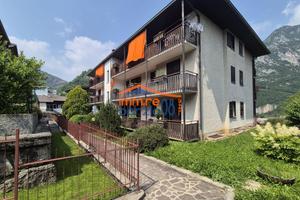 BILOCALE CON BALCONE E CANTINA - PASTURO