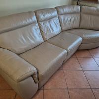 Divano in pelle Natuzzi con relax  