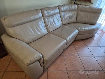 Divano in pelle Natuzzi con relax  