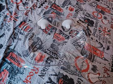 Cuccia sospesa da finestra