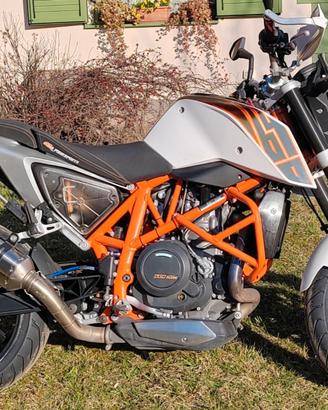 Moto KTM 690 Duke 2012 – pronta all’uso