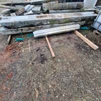 cordoli ,travi in. pietra 