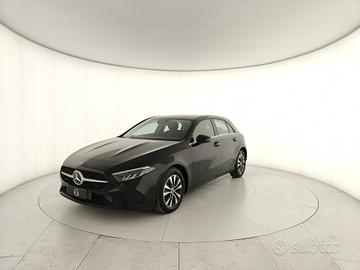 MERCEDES-BENZ A 180 d Advanced auto