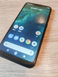 Smartphone con microtelecamera spia nascosta