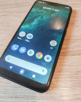 Smartphone con microtelecamera spia nascosta
