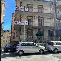 Stanza uso ufficio, ideale per professionisti