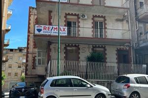 Stanza uso ufficio, ideale per professionisti