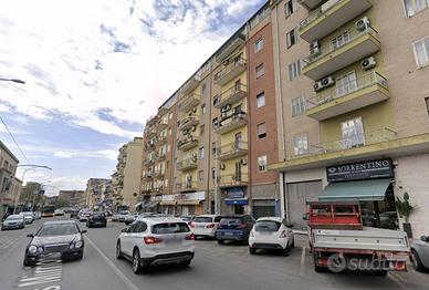 Immobile in asta di 1083 m² con 3 locali a Cagliar