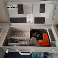 Pressatrice elettrica Novopress