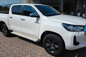 Toyota Hilux 2.4 D-4D Double Cab Lounge MANUALE IT
