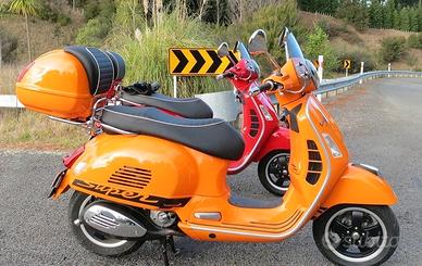 Vespa 300 gts super sport col. Arancio