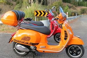 Vespa 300 gts super sport col. Arancio