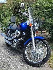 Motociclo Honda Black Widow