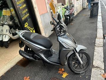 Kymco People 125 euro 4 - 2019 - PERMUTE