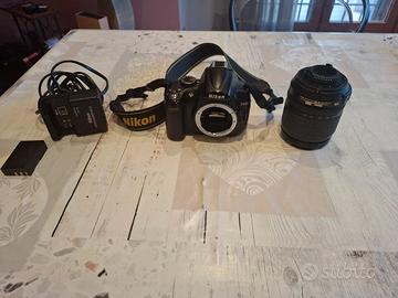 Nikon D5000 + teleobiettivo + accessori