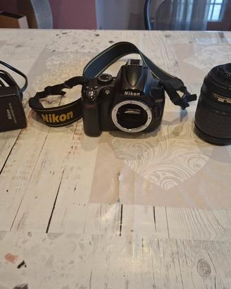Nikon D5000 + teleobiettivo + accessori