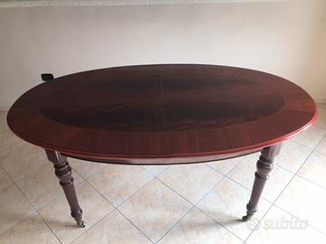 Tavolo da sala stile inglese