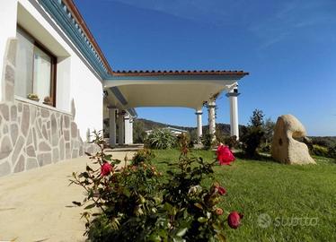 Villa singola con grande giardino