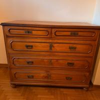 Cassettone antico in legno massello – 5 cassetti