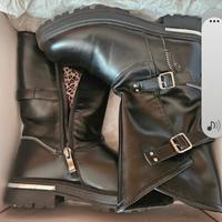 Stivali bimba marca Tata