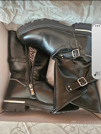 Stivali bimba marca Tata