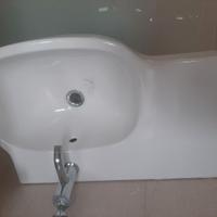 Lavandino bagno in ceramica sospeso