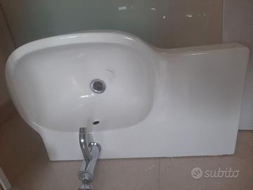 Lavandino bagno in ceramica sospeso