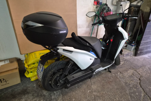 Scooter elettrico Ray 7.7 con cavalletto laterale