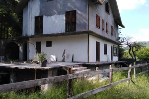 Villa panoramica fronte lago turano con terreno