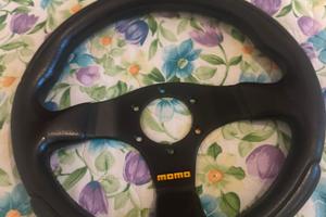 Volante MOMO