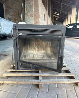 Camino a legna edilkamin a incasso e ventilazione