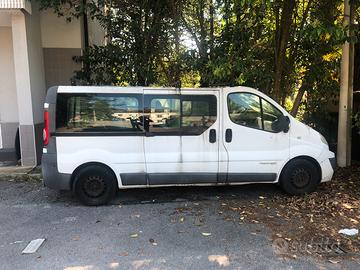 Renault traffic 2.4D pezzi di ricambio