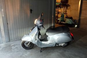 vespa gts 250