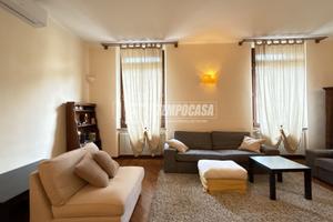 5 LOCALI AMPIO IN VIA MONGINEVRO