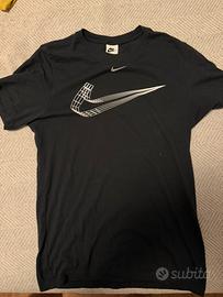 T-shirt Nike