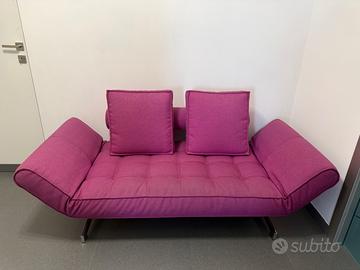 Divano moderno color fucsia/viola, ottime condizio