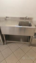 lavandino in acciaio con rubinetto a pedale comple